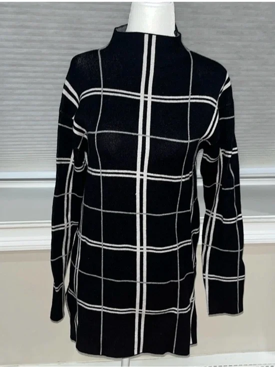 Ellen Tracy Black & White Windowpane Turtleneck Sweater - Picture 1 of 3